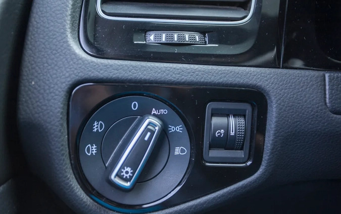 Volkswagen Golf cena 69900 przebieg: 48000, rok produkcji 2018 z Piaseczno małe 191